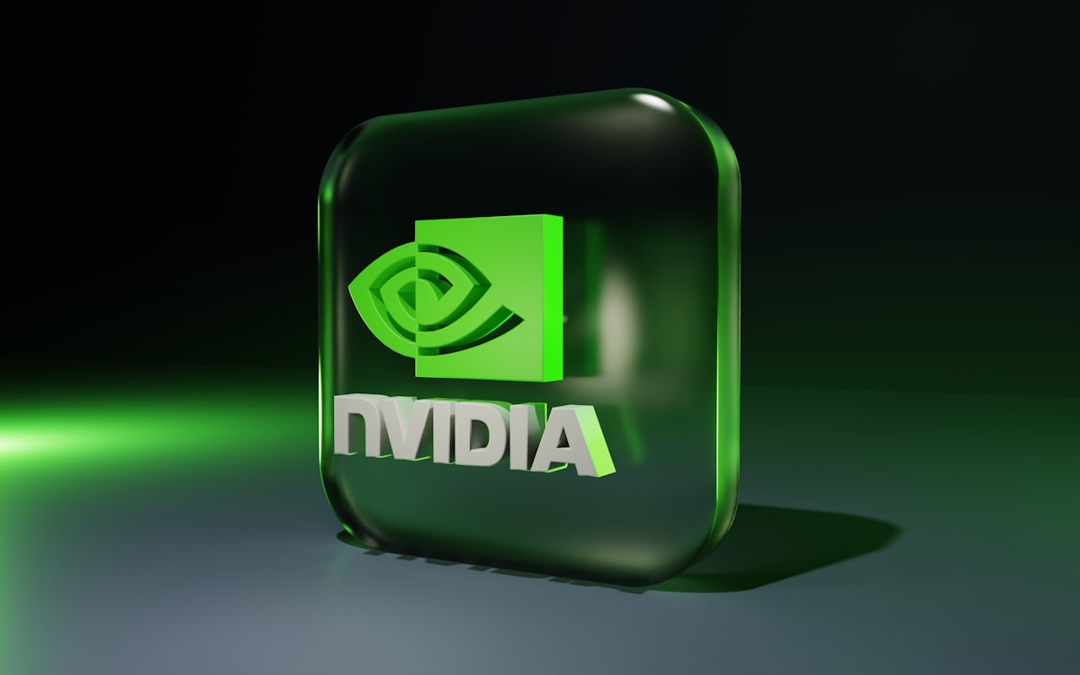 Панель управления NVIDIA с настройками шейдерного кэша, вертикальной синхронизации и управления электропитанием